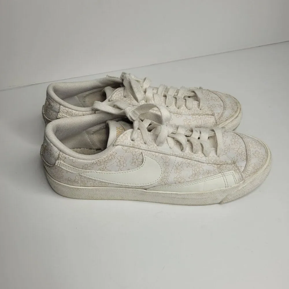 Nike Blazer Low 77 SE Floral Jacquard Sneaker in Sail/Sesame size 10